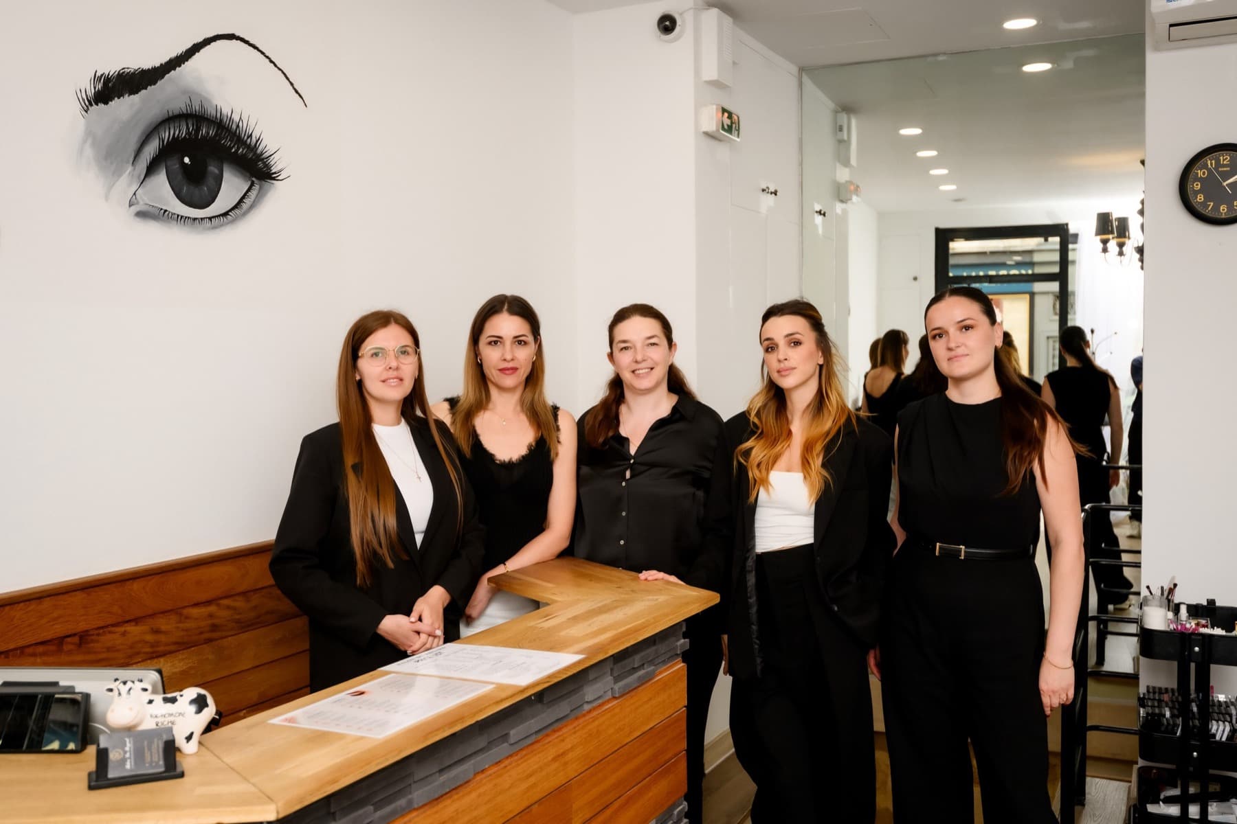 L'équipe du Salon du Regard à l'accueil